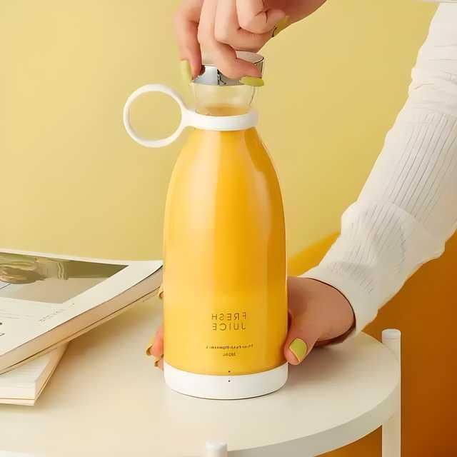 Travel Portable Mini Juice Blender.